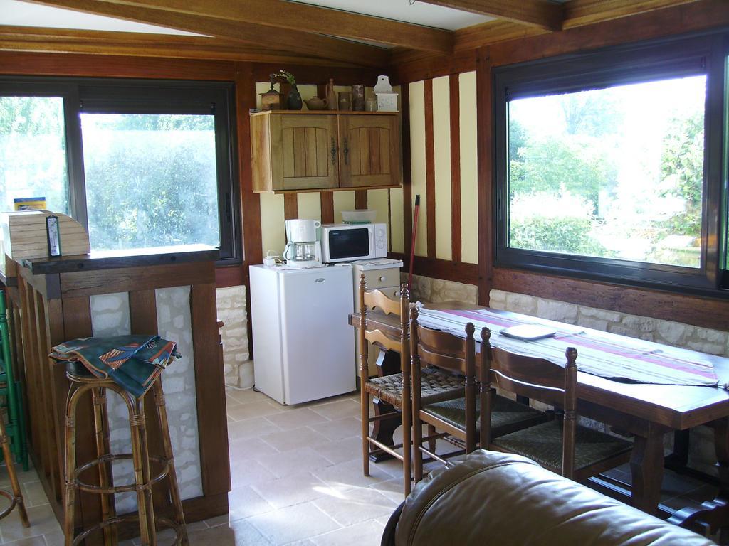 Chambre Chez Corinne Fourneville Szoba fotó