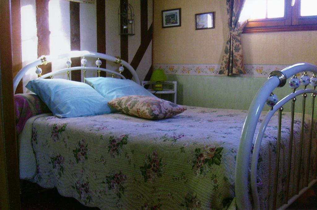 Chambre Chez Corinne Fourneville Kültér fotó